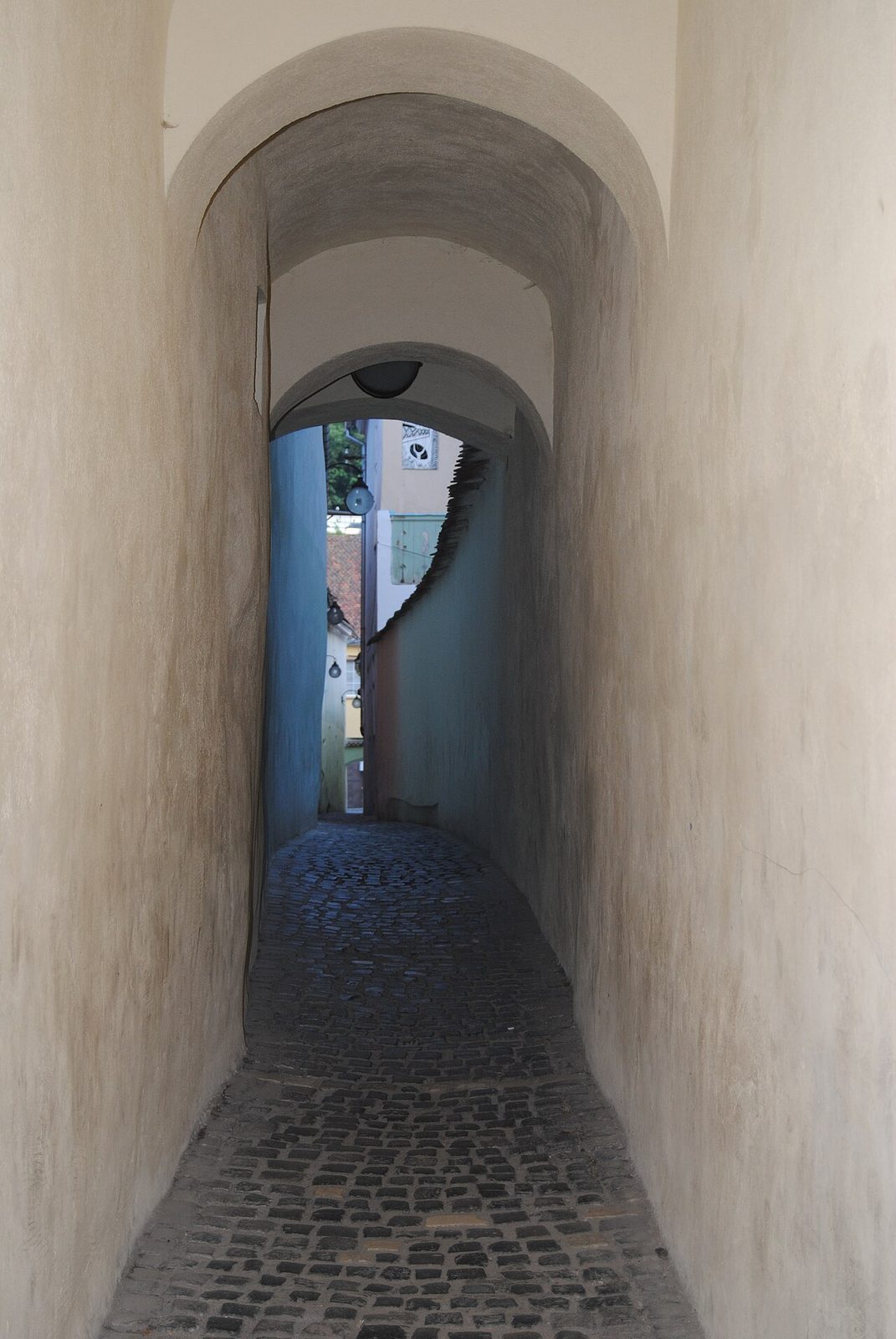 La Strada Sforii, una de las calles más estrechas de Europa