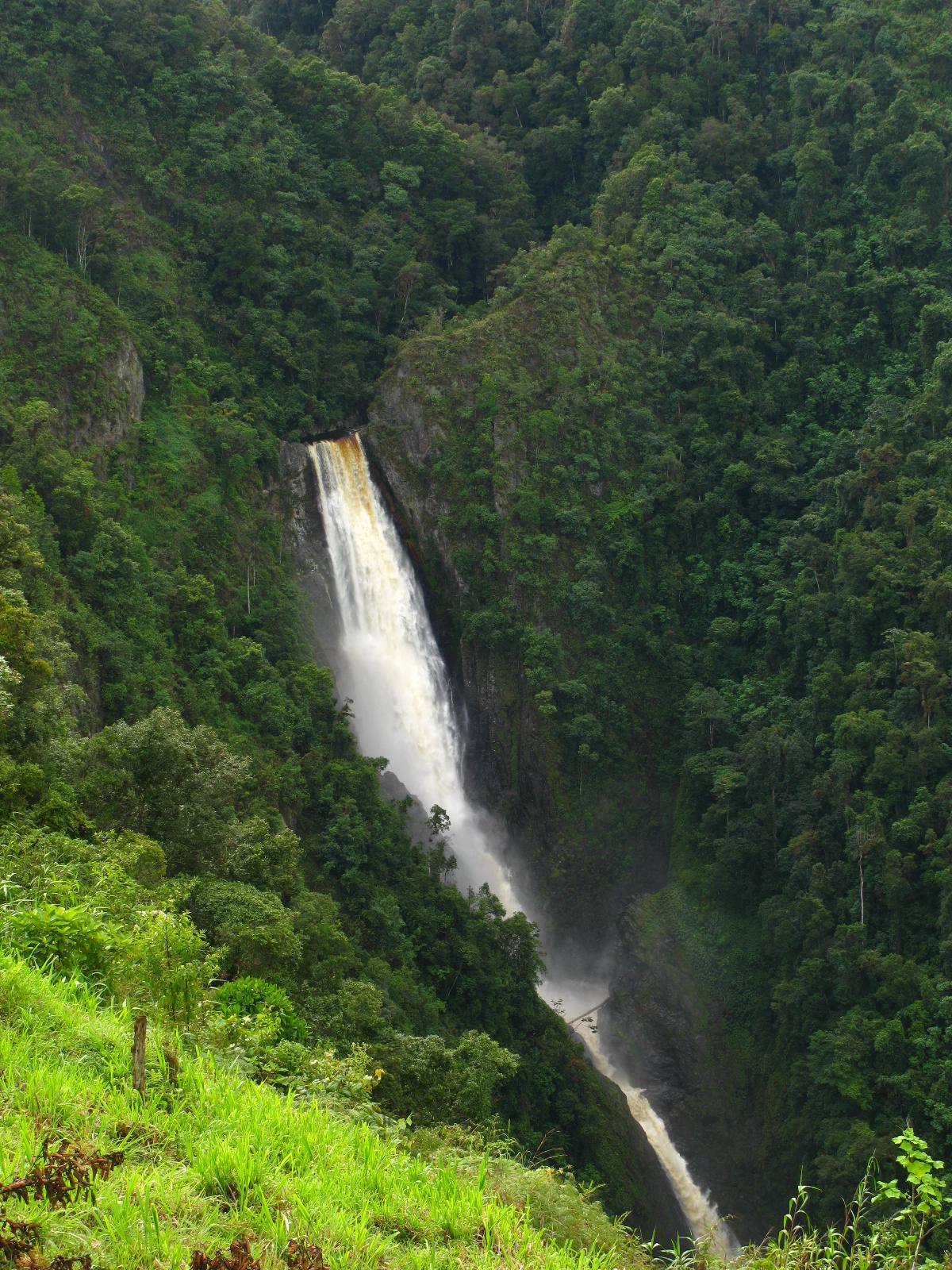 El Salto de Bordones, una de las excursiones cercanas a San Agustín