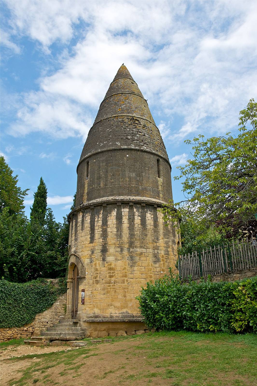 La Lanterne des Morts, uno de los rincones más fotografiados que ver en Sarlat