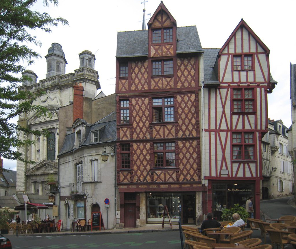 Callejuelas de casas entramadas en el casco histórico de Saumur, la Ciudad Blanca