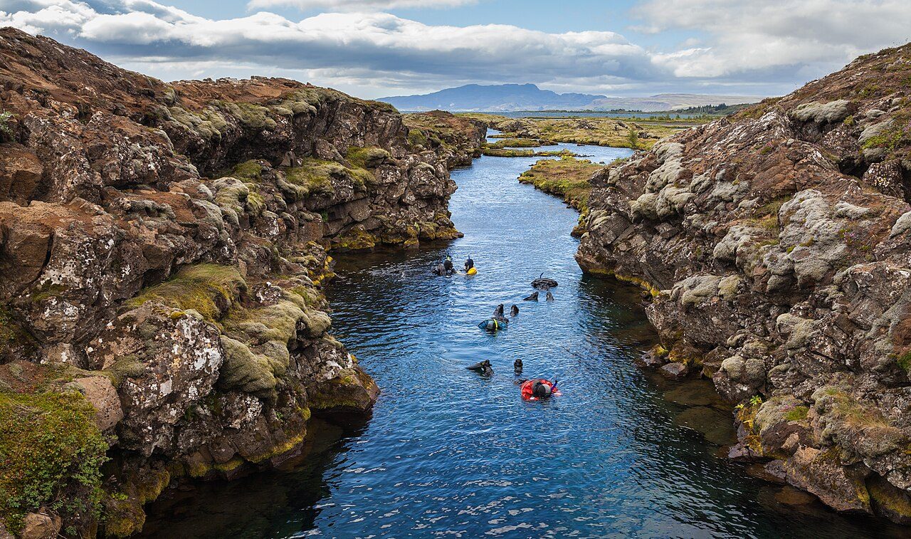La fisura de Silfra en Thingvellir, uno de los mejores lugares del mundo para bucear