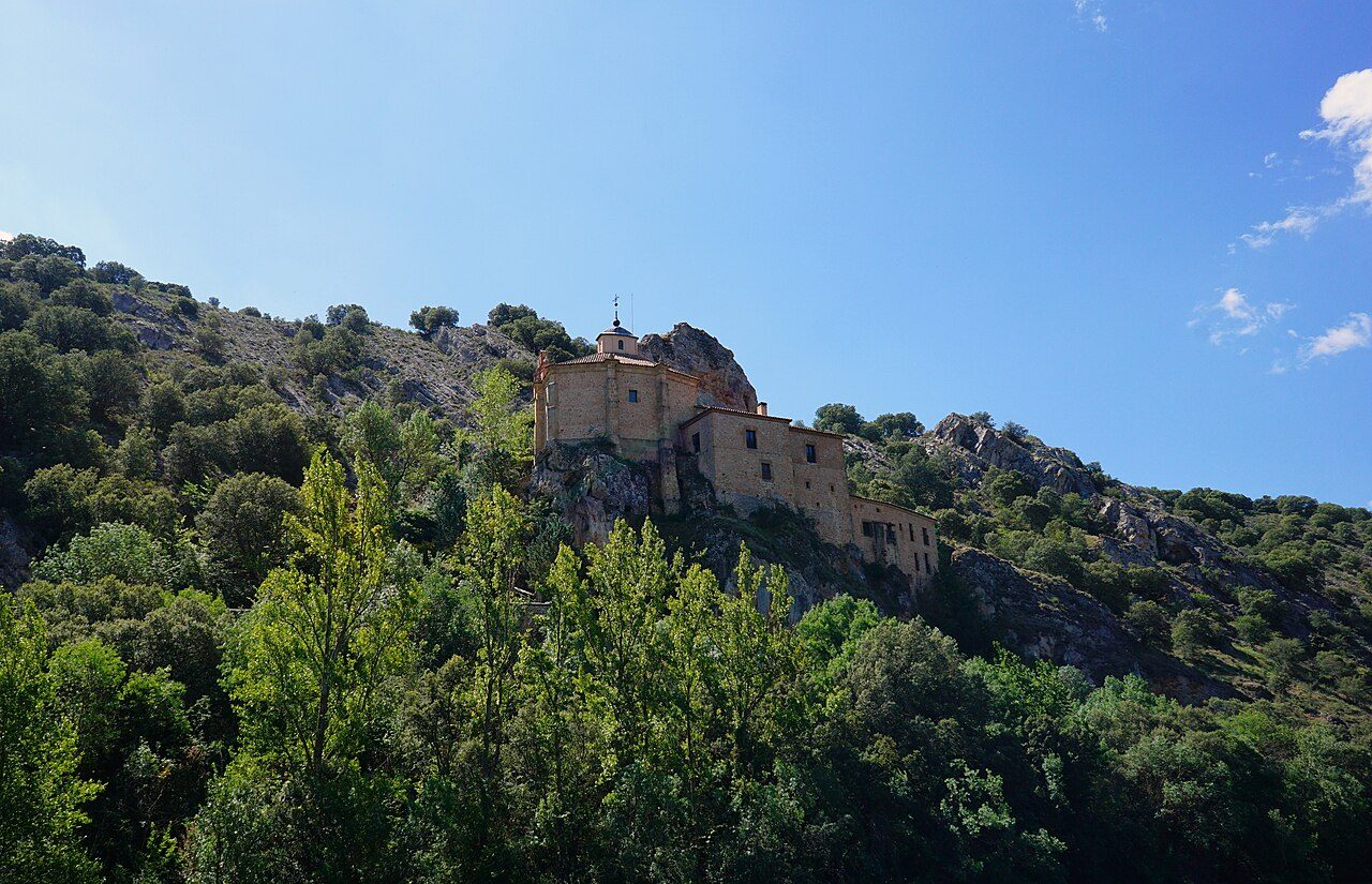 Visitas guiadas en Soria: el Duero a su paso por la ermita de San Saturio.