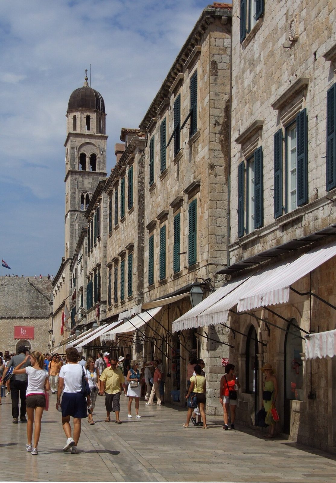 La calle Stradun, columna vertebral de qué ver en Dubrovnik