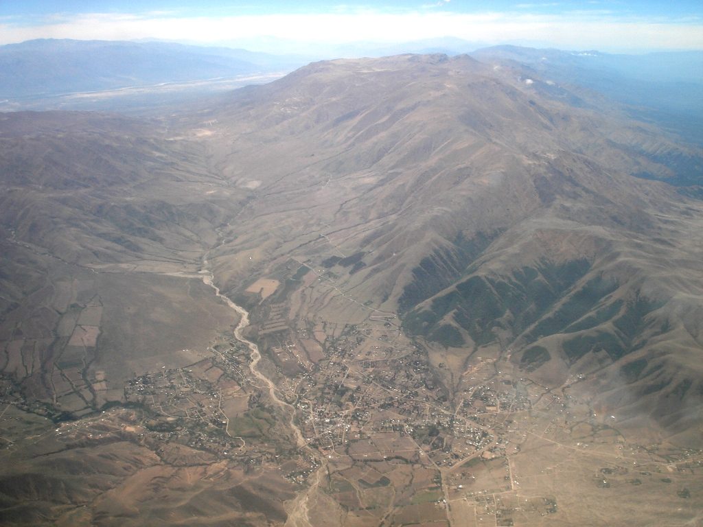 Paisaje de altura en una de las excursiones de un día en San Miguel Tucumán