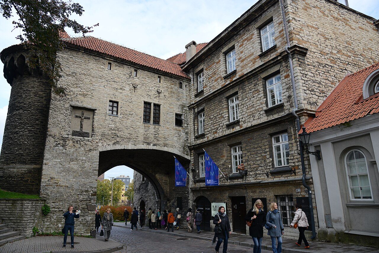 Tours y visitas guiadas en Tallin por las calles medievales del casco antiguo.
