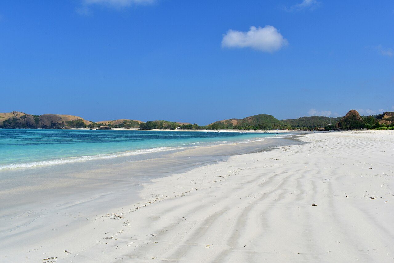La playa de Tanjung Aan, una de las estampas que ver en el sur de Lombok