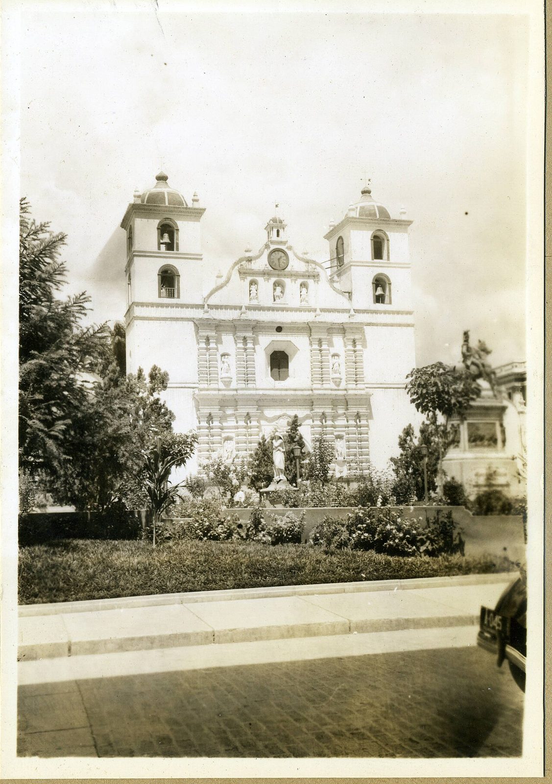La Catedral de San Miguel, parada obligada de qué ver en Tegucigalpa