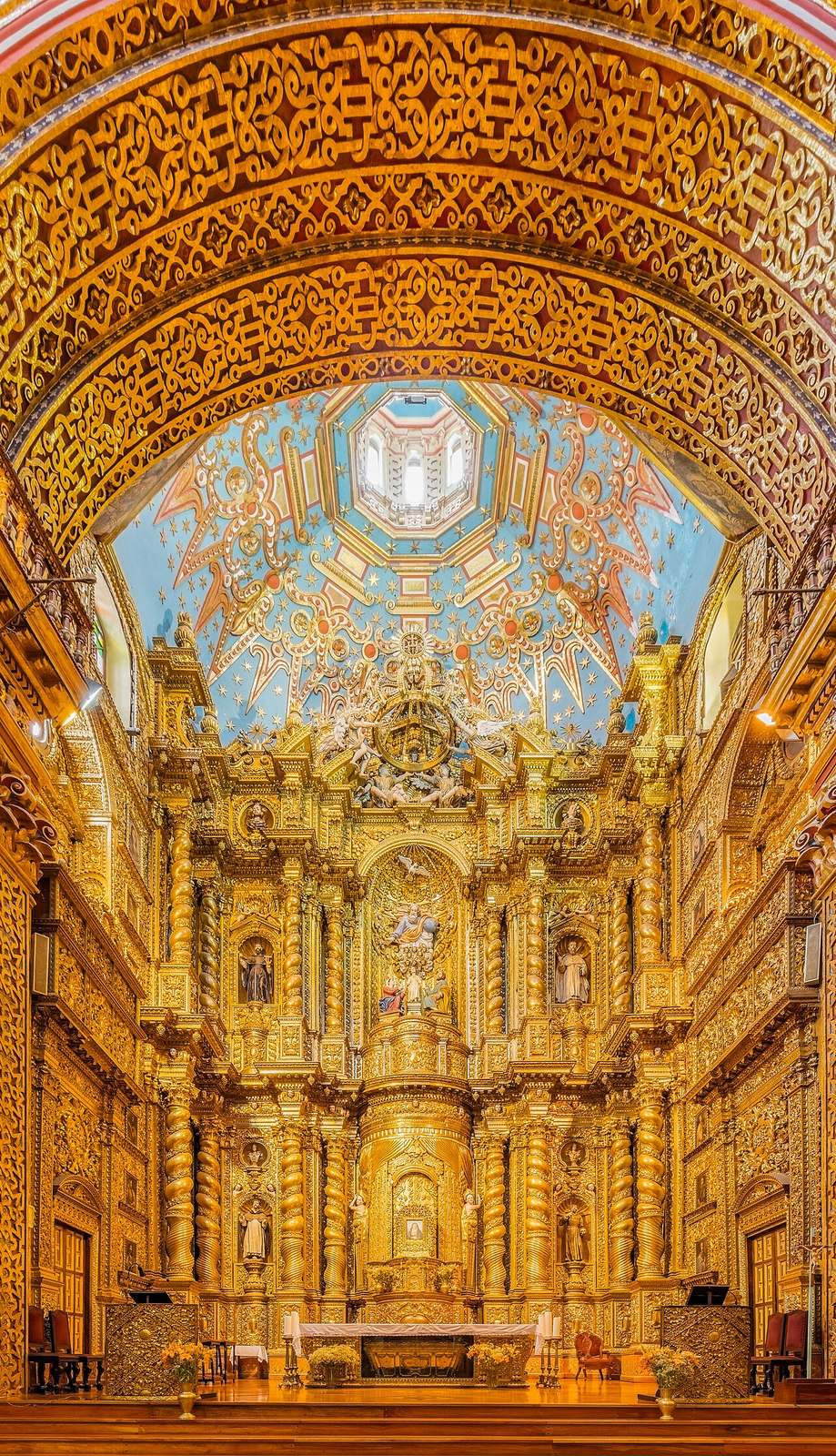 Qué ver en Quito: el interior dorado de la Iglesia de la Compañía de Jesús