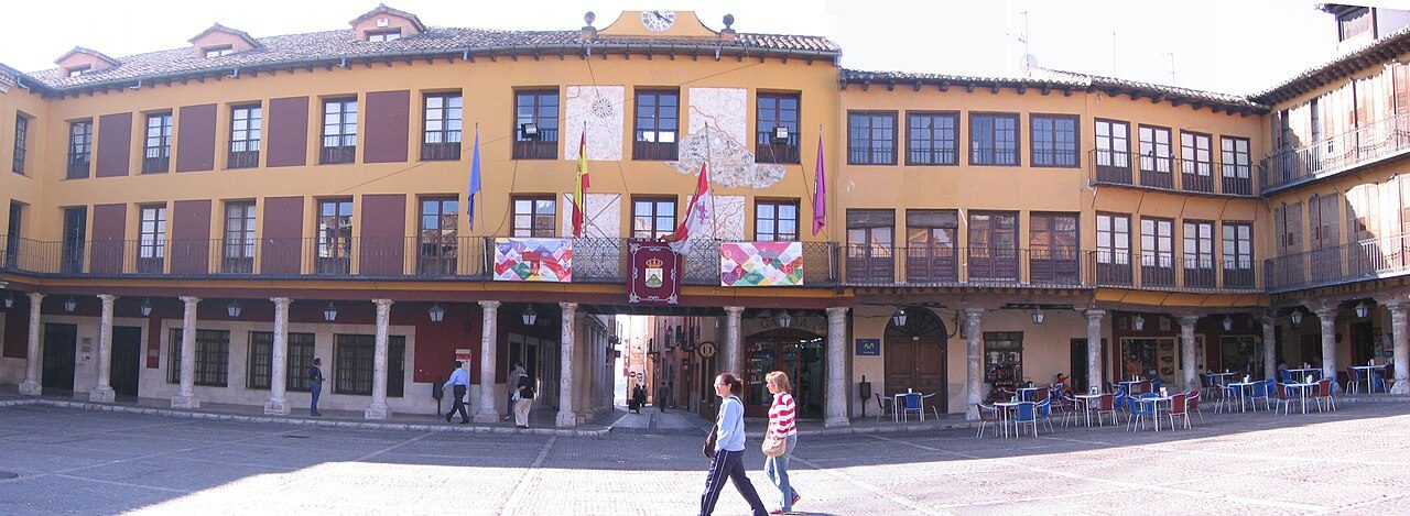 La Plaza Mayor de Tordesillas, uno de los imprescindibles que ver en la villa