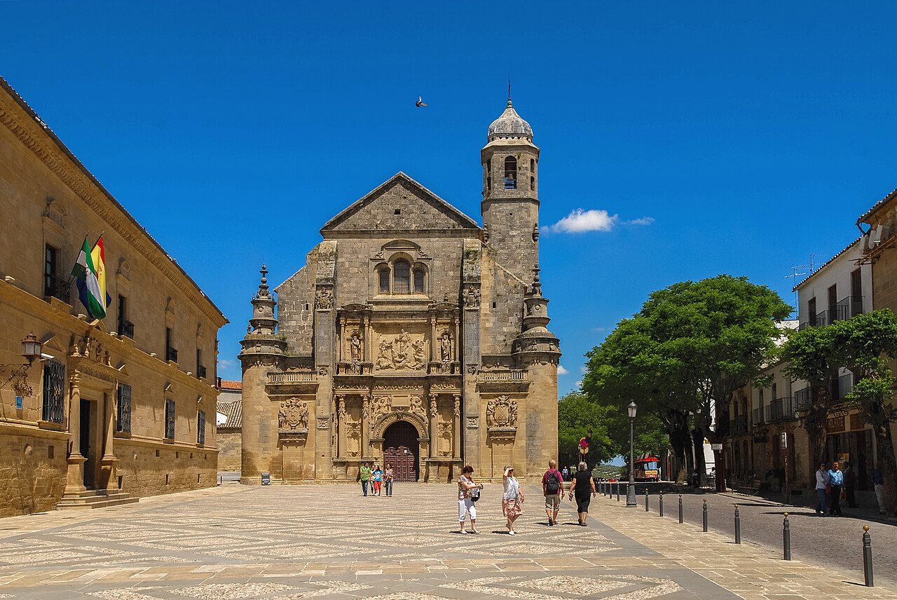 Free tours en Úbeda: la plaza Vázquez de Molina, corazón del casco renacentista.