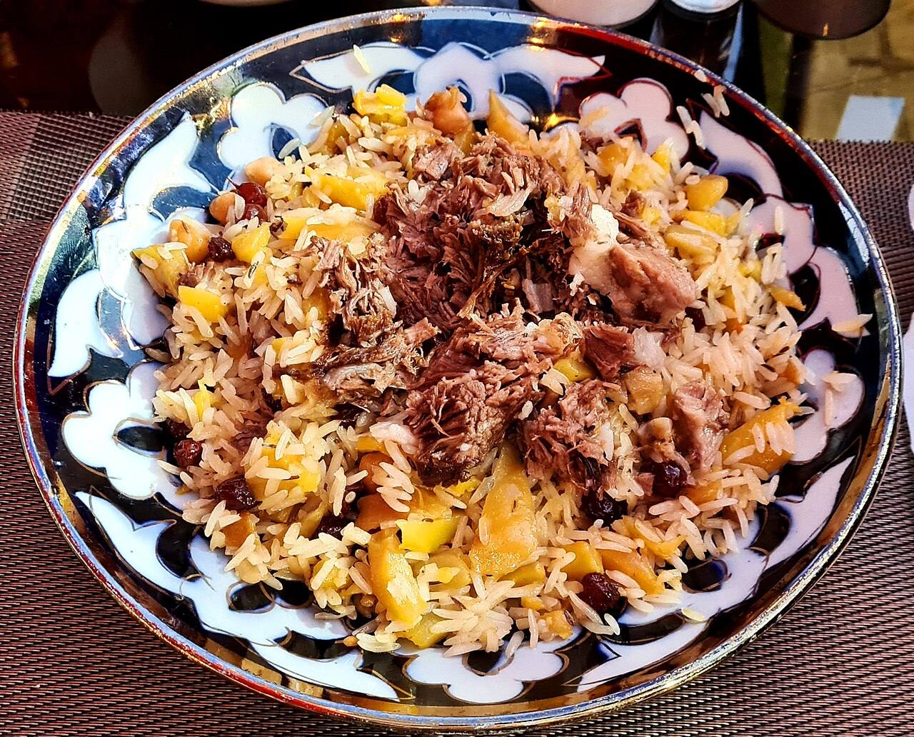 El plov, plato estrella de la gastronomía que probar en Bujará
