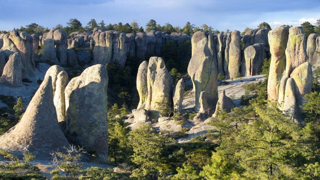 Las columnas de piedra del Valle de los Monjes, lo más espectacular que ver en Creel