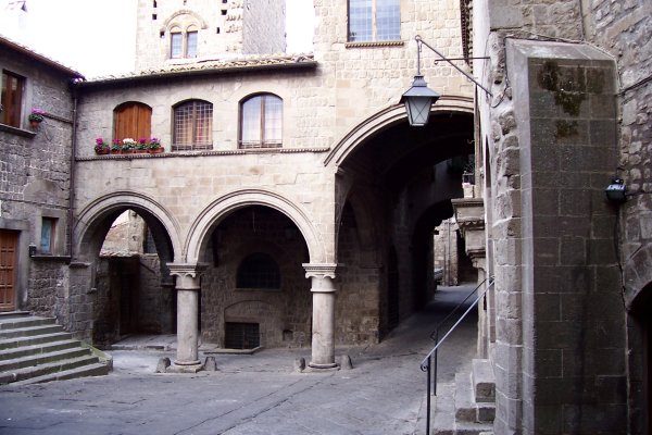 Qué ver en Viterbo: las callejuelas medievales del barrio de San Pellegrino