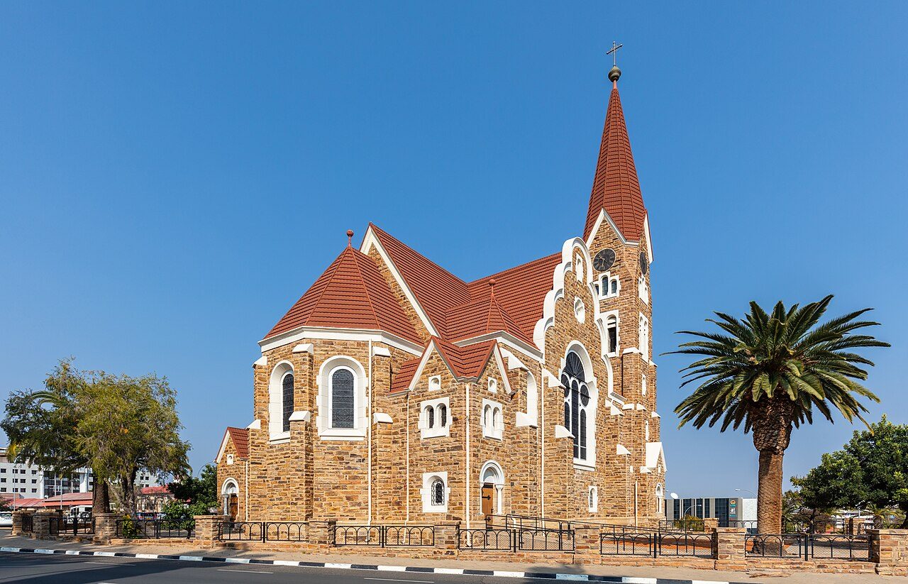 Vista general de Windhoek, punto de partida para descubrir qué ver en Namibia