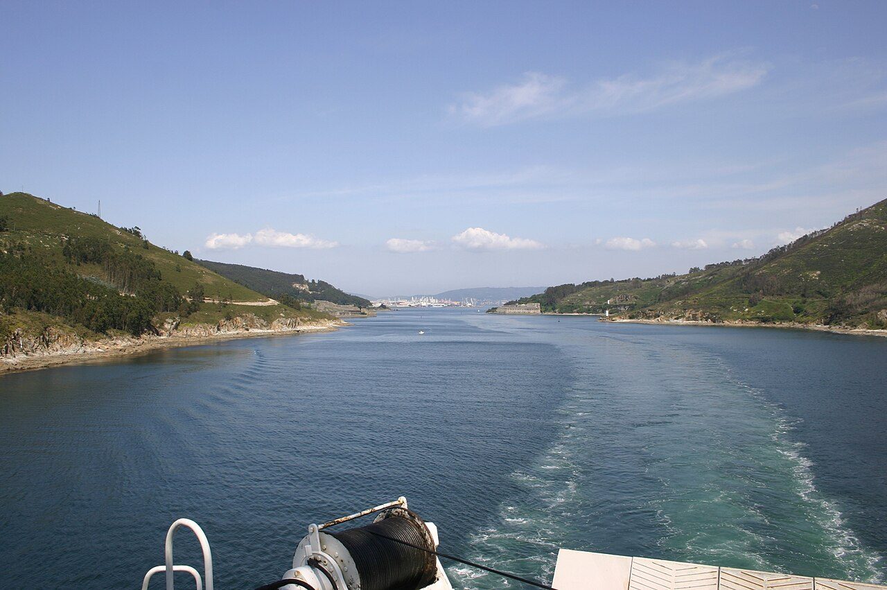 Vistas del puerto y la ría de Ferrol, punto de partida para descubrir la ciudad