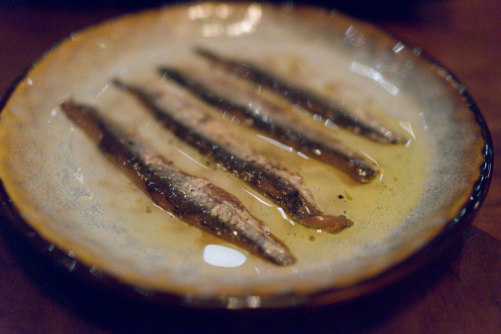 Anchoas y pintxos, parte esencial de la experiencia de qué ver en Castro Urdiales