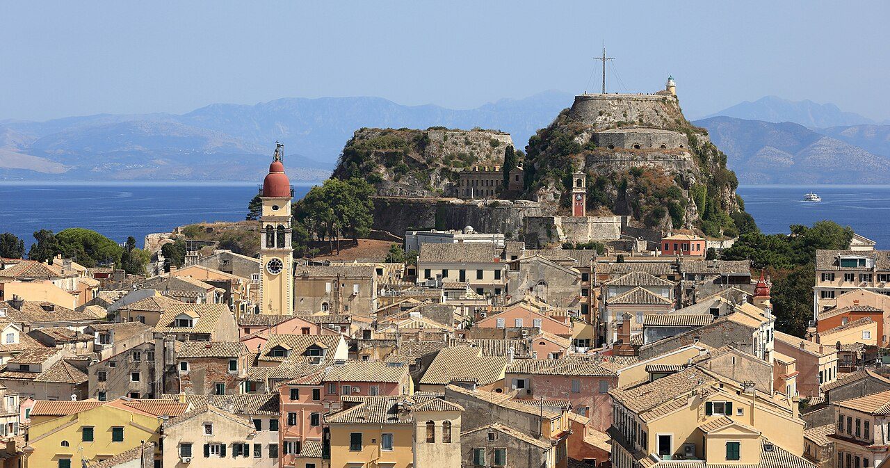 La fortaleza veneciana de Corfú, un castillo de verdad para explorar en familia.