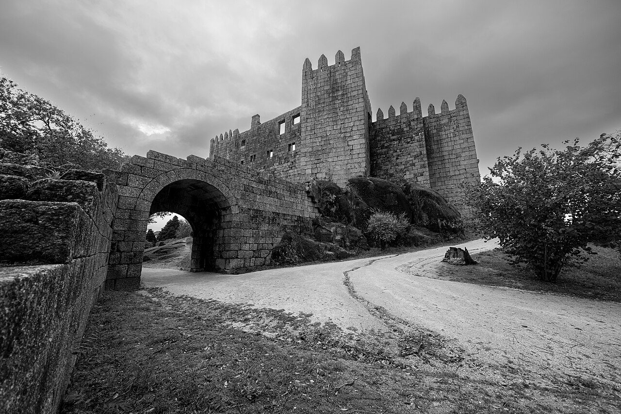 Las callejuelas empedradas del centro medieval de Guimaraes, donde nació Portugal.