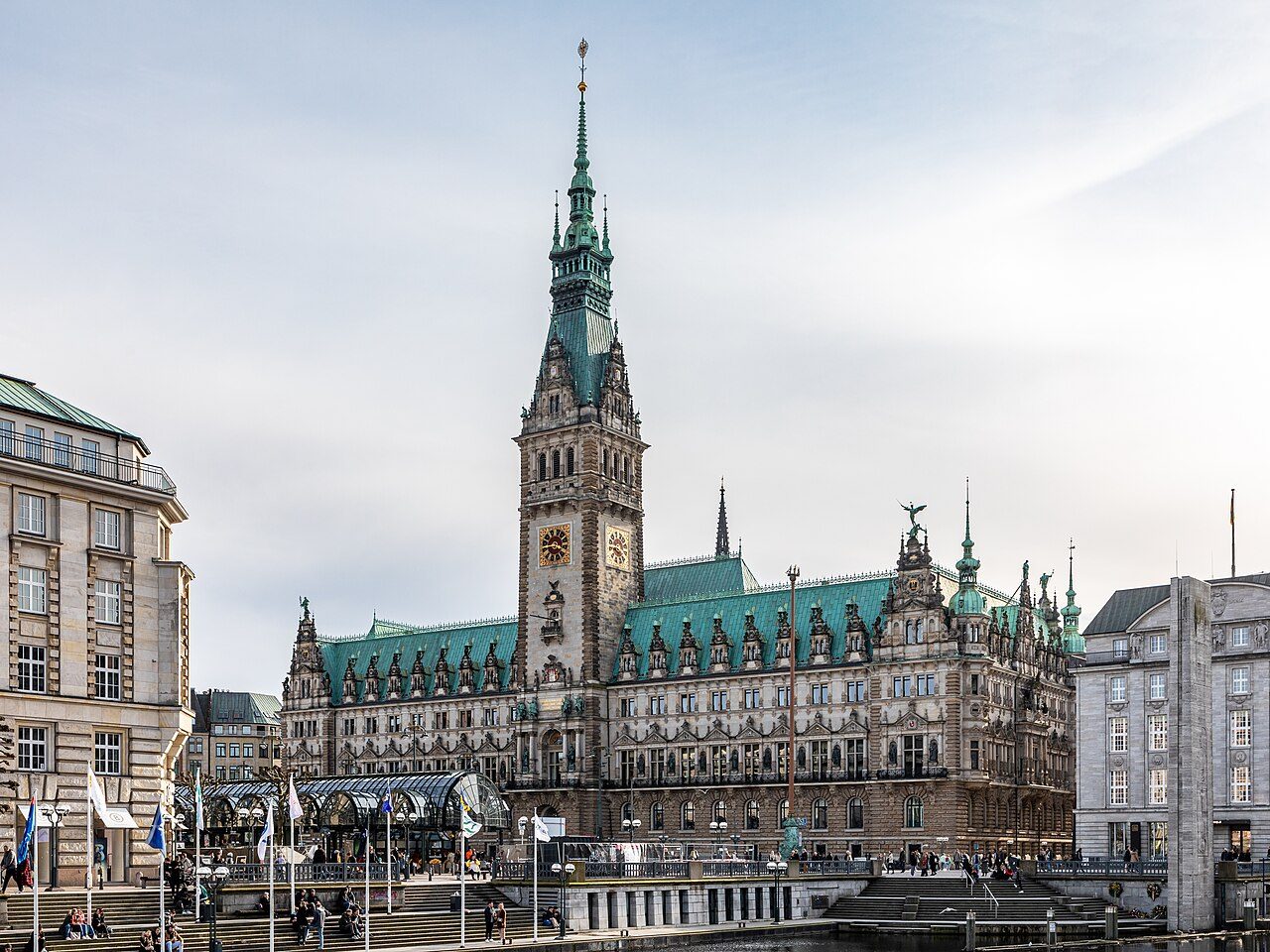 El monumental Ayuntamiento, parada obligada de qué ver en Hamburgo