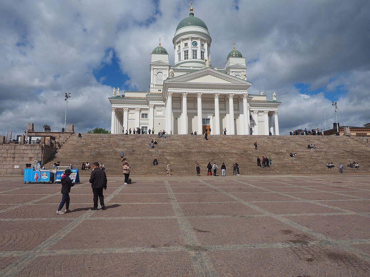La Catedral de Helsinki presidiendo la Plaza del Senado, punto de partida para ver Helsinki
