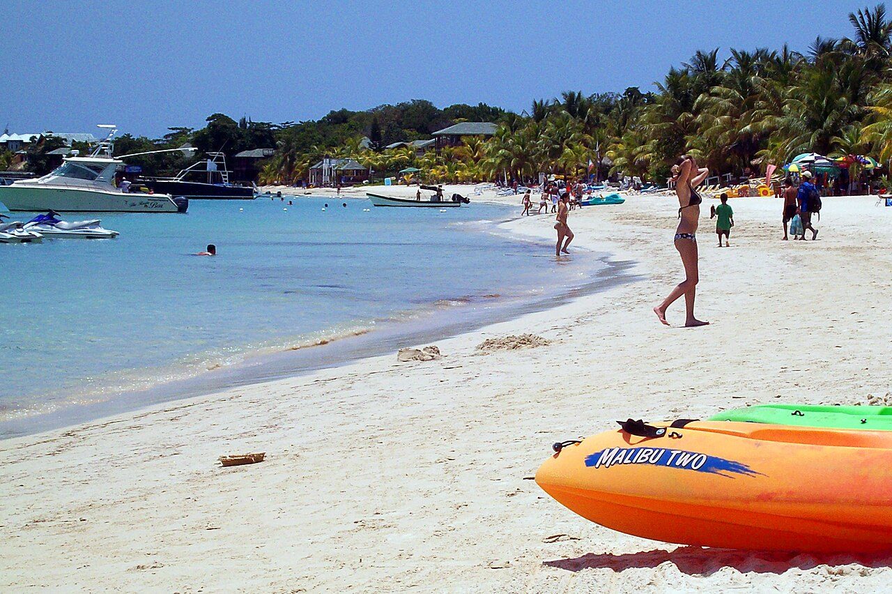 West Bay, la playa más famosa de Roatán y su arrecife de coral.
