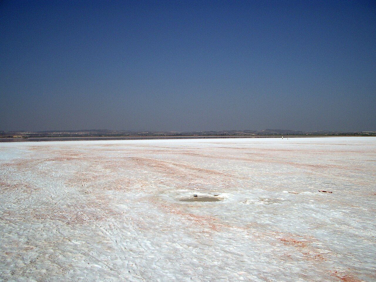 La Laguna Rosa de Torrevieja, el arranque más fotogénico de la ruta.