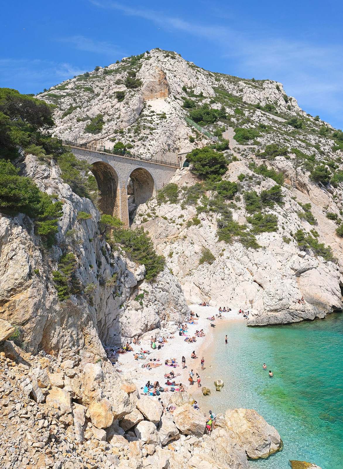 Las calas de roca caliza del Mediterráneo francés, uno de los grandes alicientes naturales de la ruta.