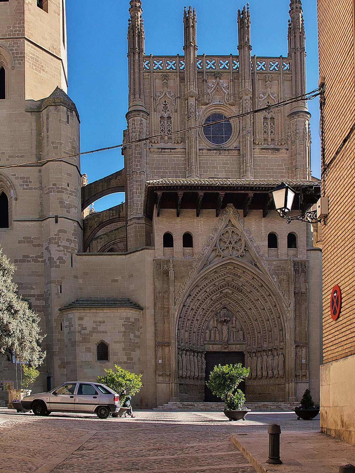 Calles del casco histórico, un buen comienzo para saber qué ver en Huesca
