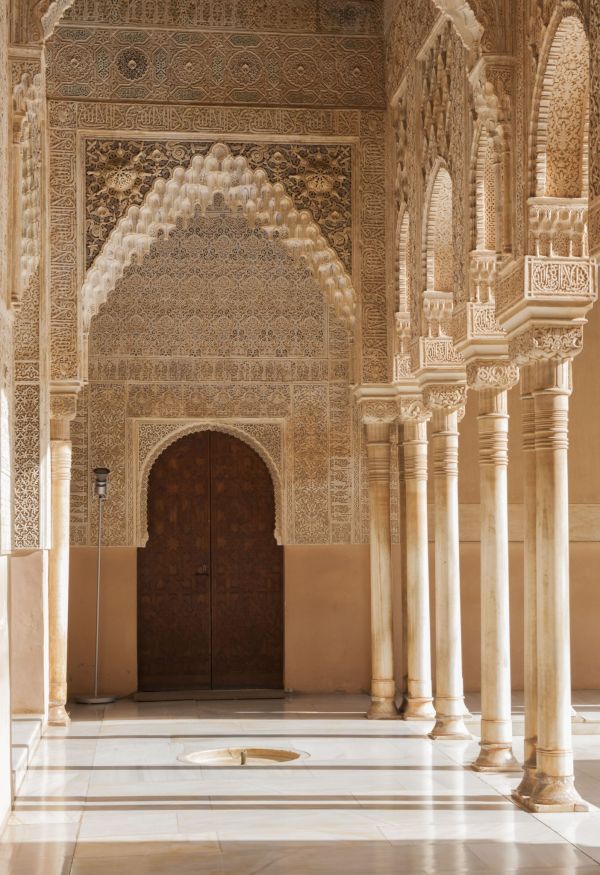 Los Palacios Nazaríes de la Alhambra, la joya artística de toda la ruta.