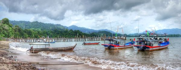 El mar de Andamán baña las playas del noroeste de Malasia, el tramo más marinero de esta ruta.