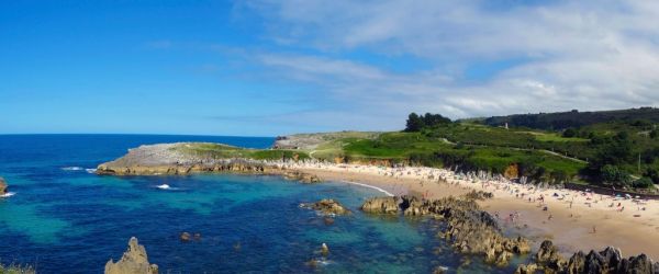 La costa de Llanes abre la ruta de playas por el oriente asturiano.