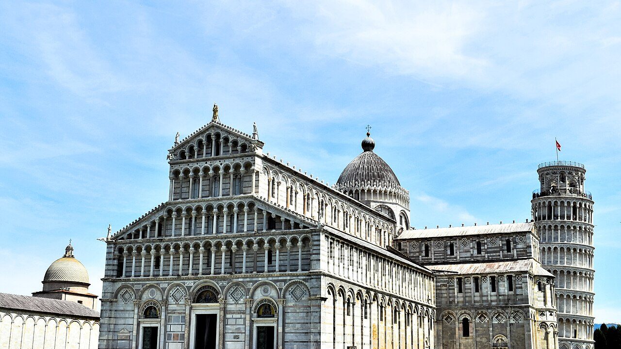 La Piazza dei Miracoli, corazón monumental de Pisa