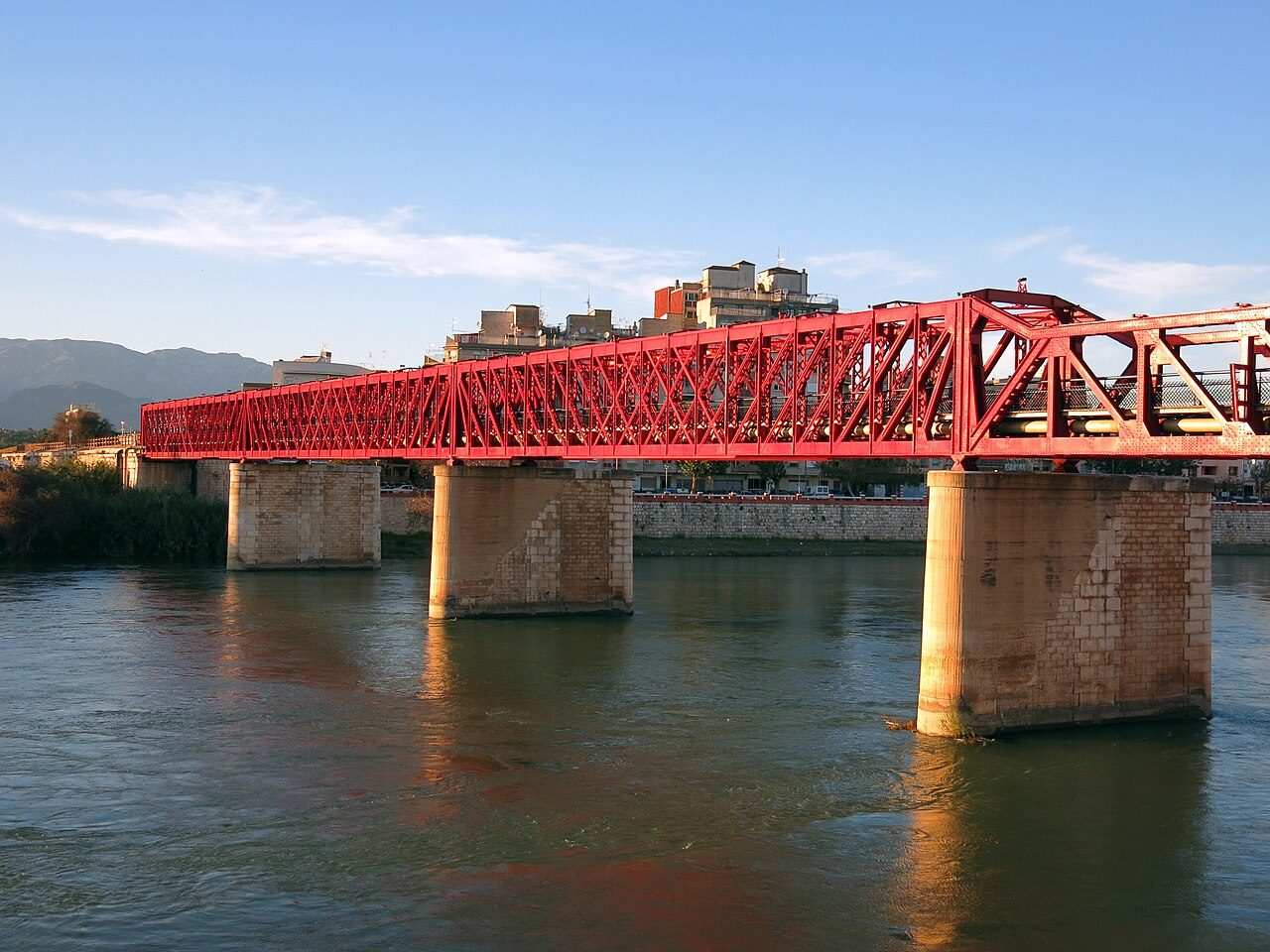La catedral inacabada de Tortosa, primer gran hito artístico de la ruta.