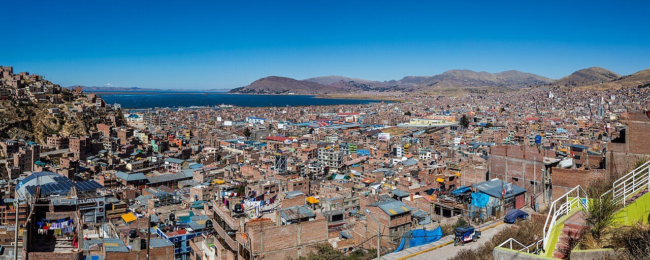 Vistas del Lago Titicaca desde Puno, punto de partida para explorar la región