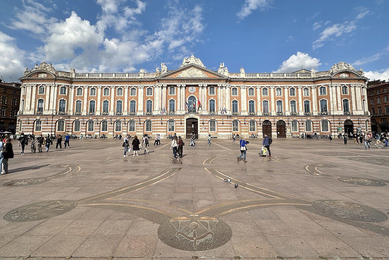 La Place du Capitole, una parada imprescindible que ver en Toulouse