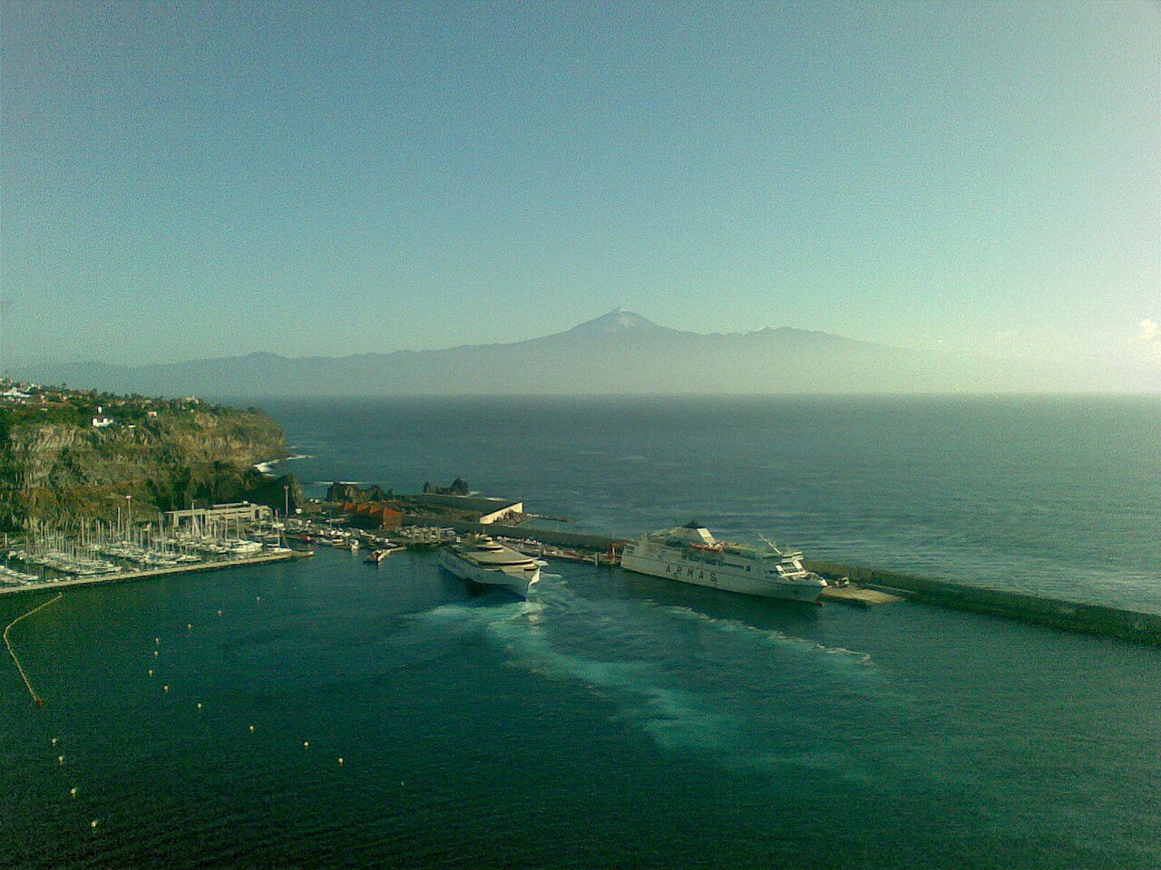 Llegada en ferry a San Sebastián de La Gomera, la puerta de entrada a la isla