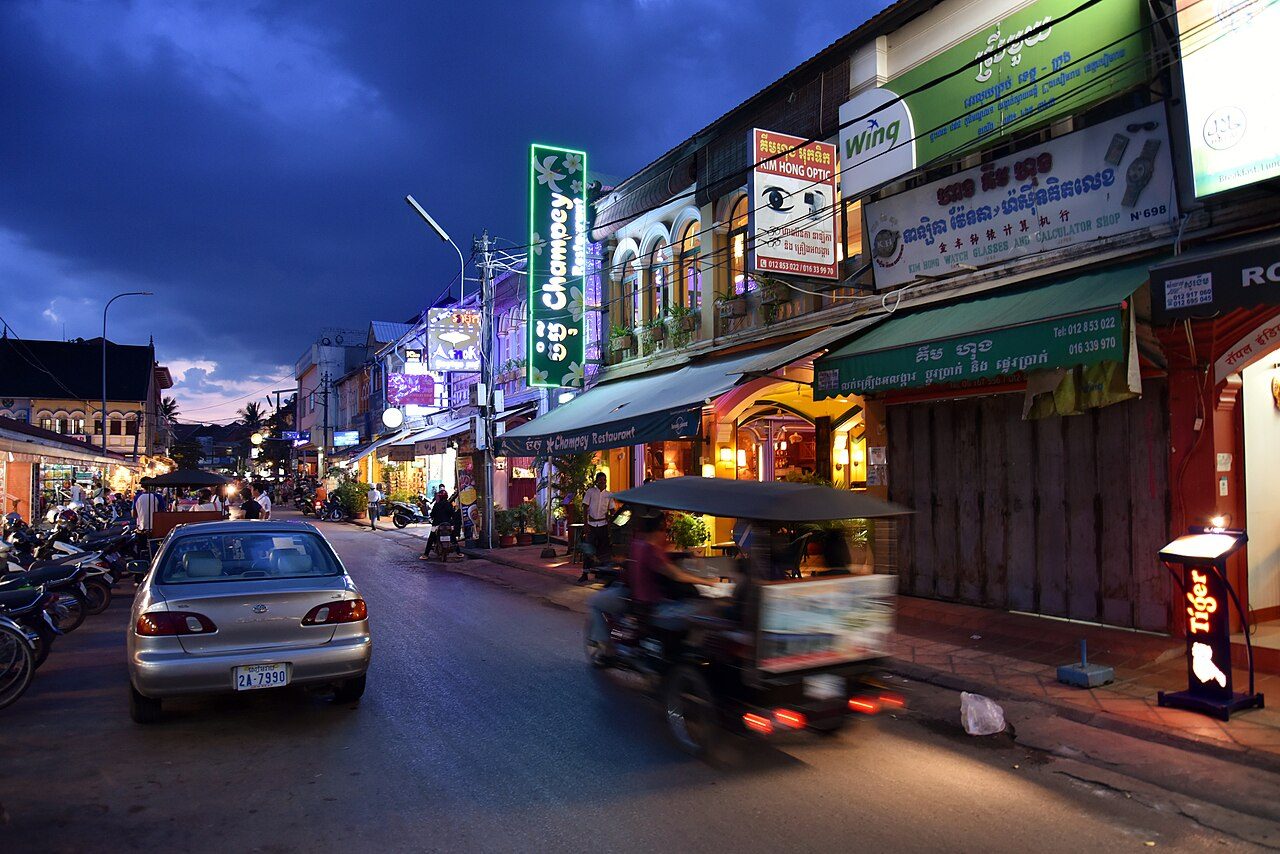 Las calles de Siem Reap, punto de partida para descubrir qué ver en la ciudad y en Angkor