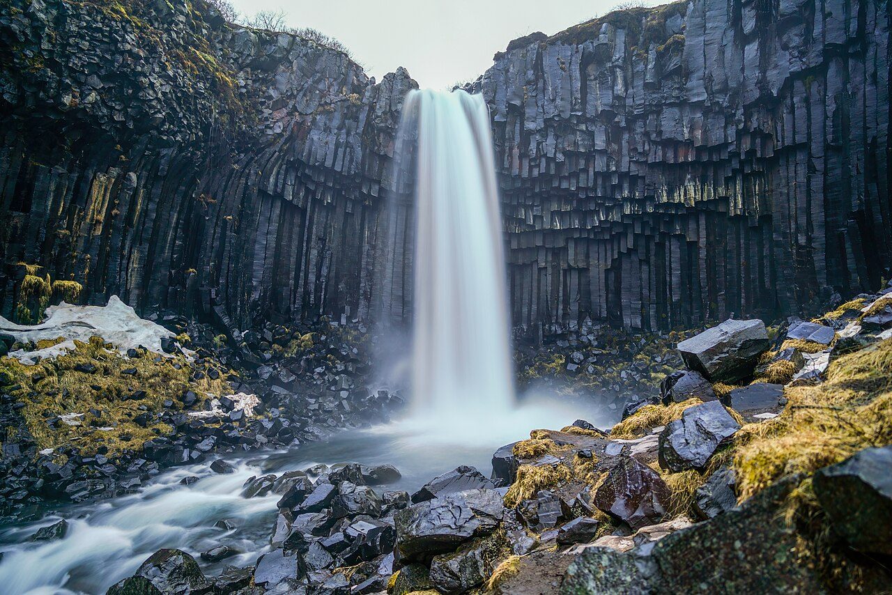 La cascada Svartifoss, lo más famoso que ver en Skaftafell