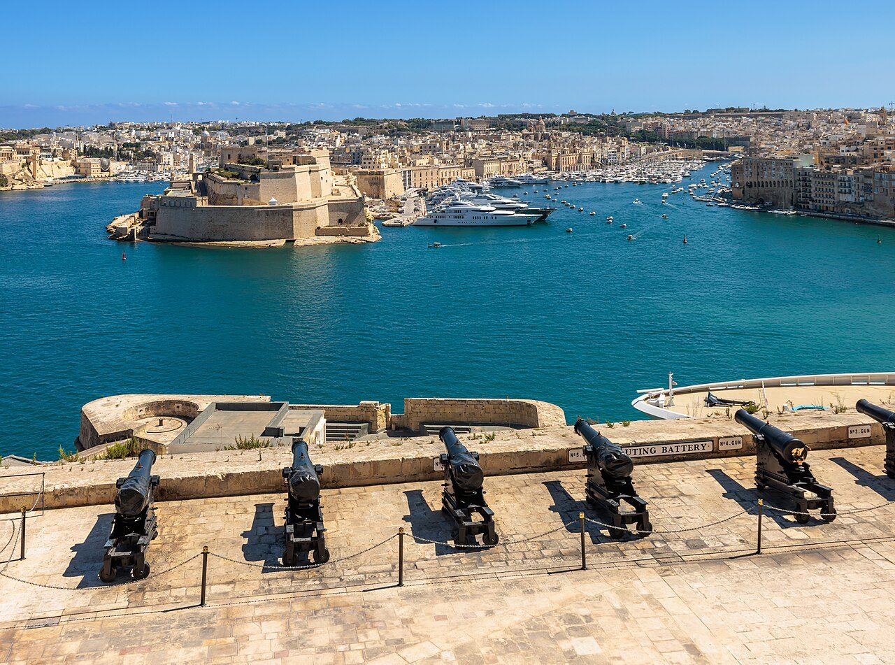 Vistas del Gran Puerto al llegar a La Valeta, la capital de Malta