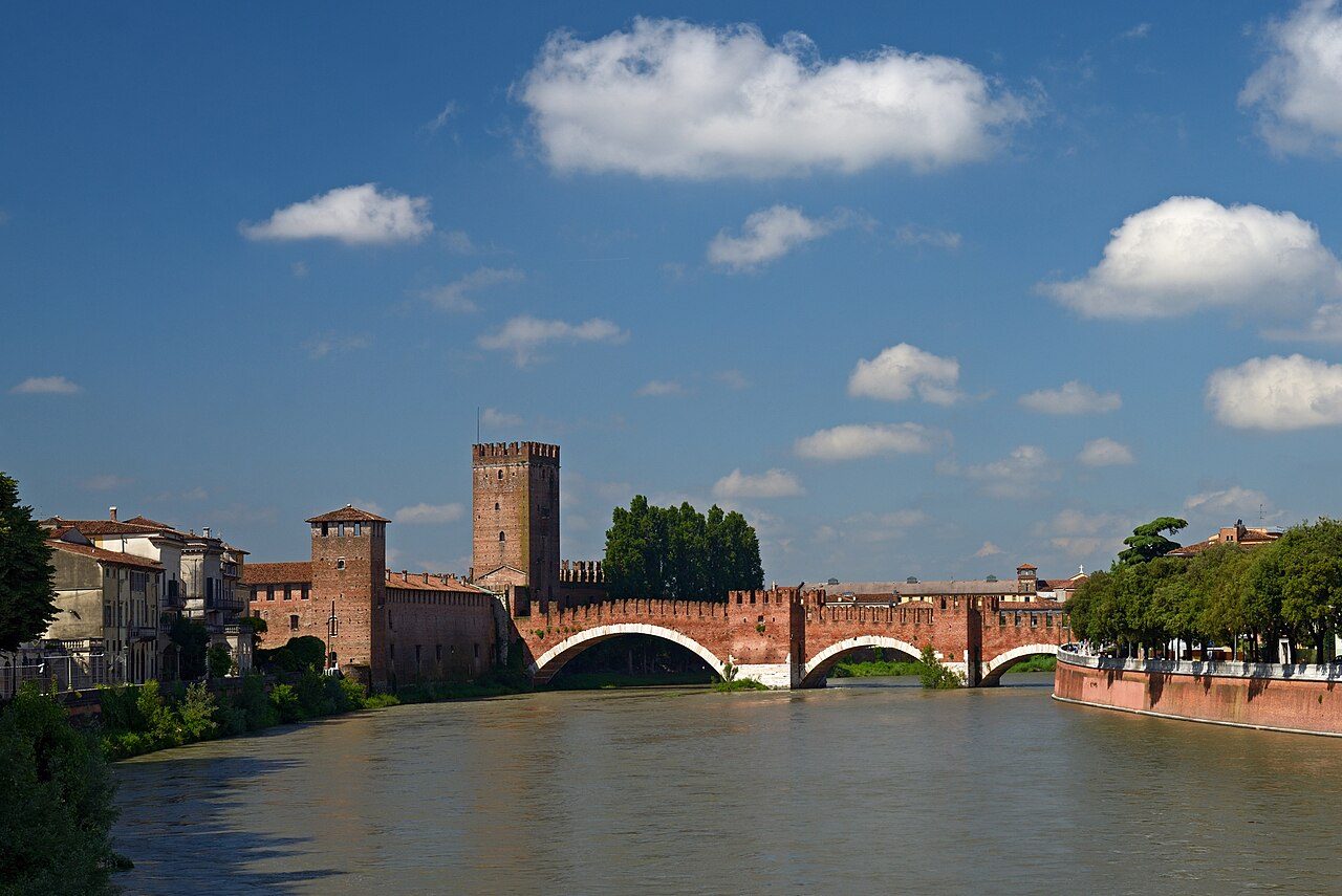 Vistas del casco histórico de Verona, uno de los grandes atractivos de qué ver en Verona